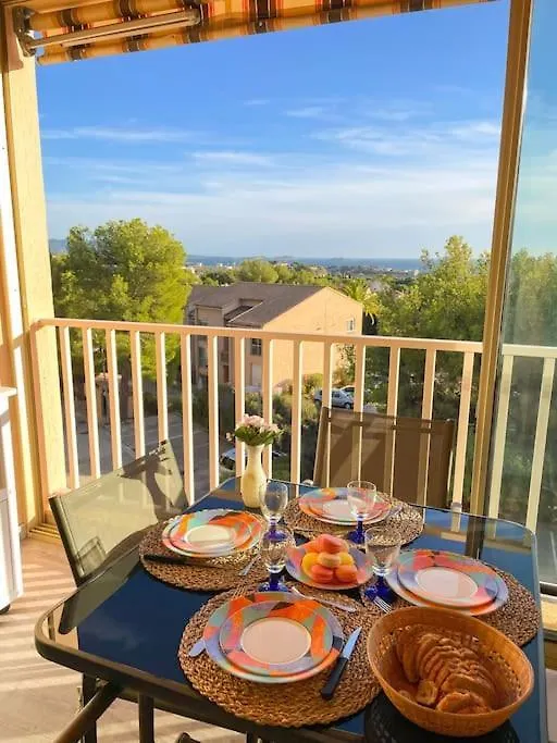 Apartment Charmant T2 Avec Terrasse Vue Mer Bandol France