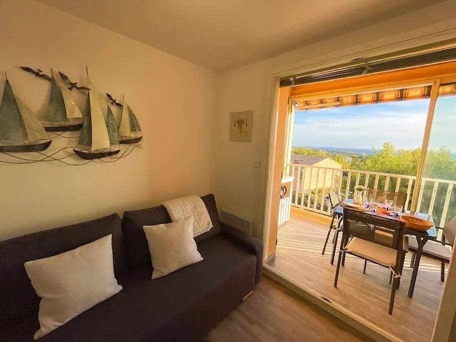 Charmant T2 Avec Terrasse Vue Mer Bandol